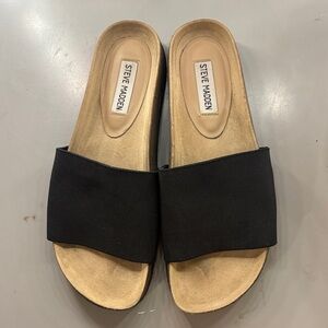 Steve Madden Black and Tan Slide Sandals